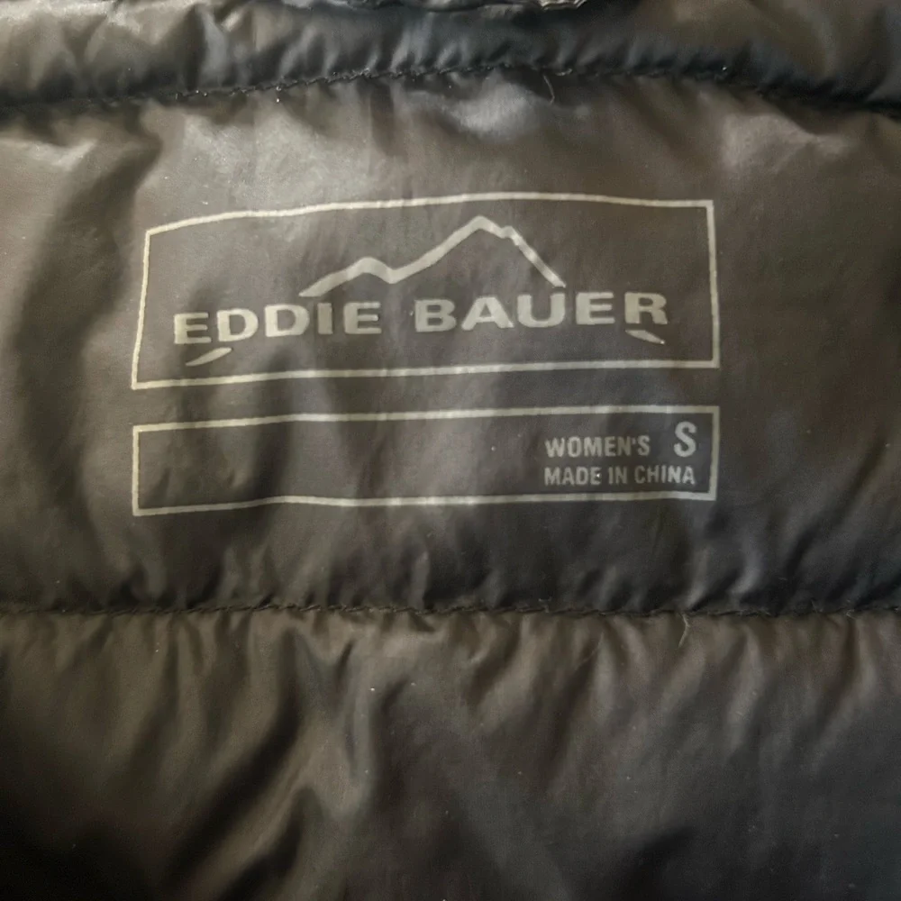 Eddie Bauer Women's Black Down Puffer Jacket Excellent Condition - Picture 13 of 13